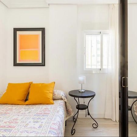 Apartamento Amplio Con 4 Habitaciones Y 2 Banos - Great Apartment With 4 Rooms - 2 Baths Sevilha Exterior foto