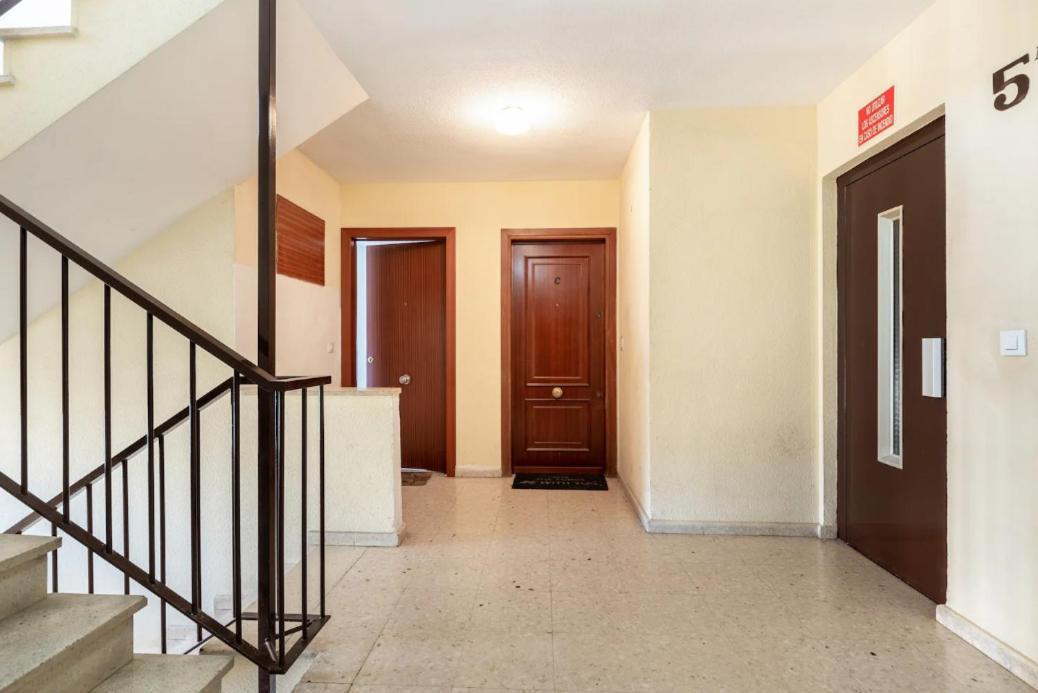 Apartamento Amplio Con 4 Habitaciones Y 2 Banos - Great Apartment With 4 Rooms - 2 Baths Sevilha Exterior foto