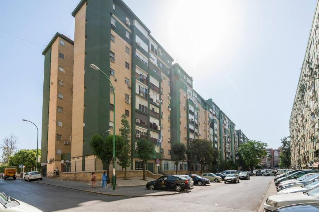 Apartamento Amplio Con 4 Habitaciones Y 2 Banos - Great Apartment With 4 Rooms - 2 Baths Sevilha Exterior foto