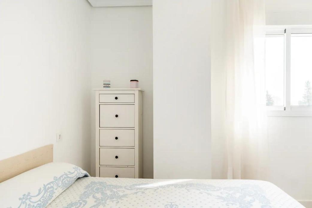 Apartamento Amplio Con 4 Habitaciones Y 2 Banos - Great Apartment With 4 Rooms - 2 Baths Sevilha Exterior foto