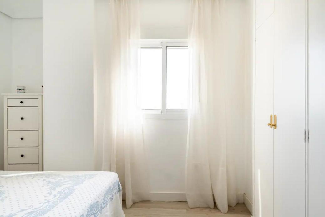 Apartamento Amplio Con 4 Habitaciones Y 2 Banos - Great Apartment With 4 Rooms - 2 Baths Sevilha Exterior foto