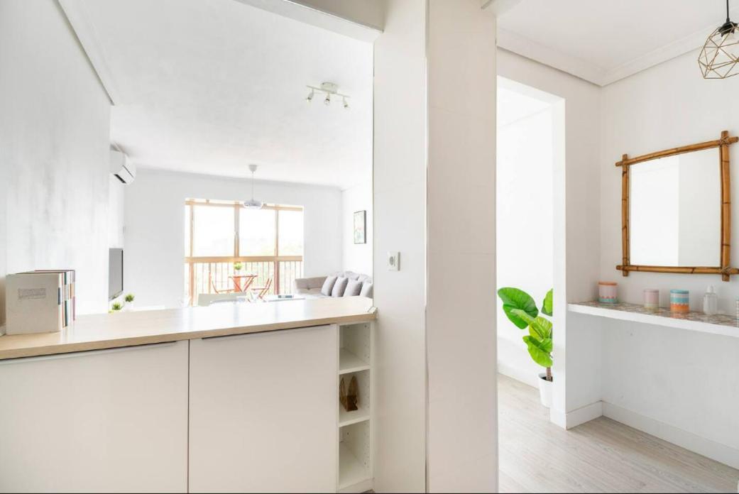 Apartamento Amplio Con 4 Habitaciones Y 2 Banos - Great Apartment With 4 Rooms - 2 Baths Sevilha Exterior foto