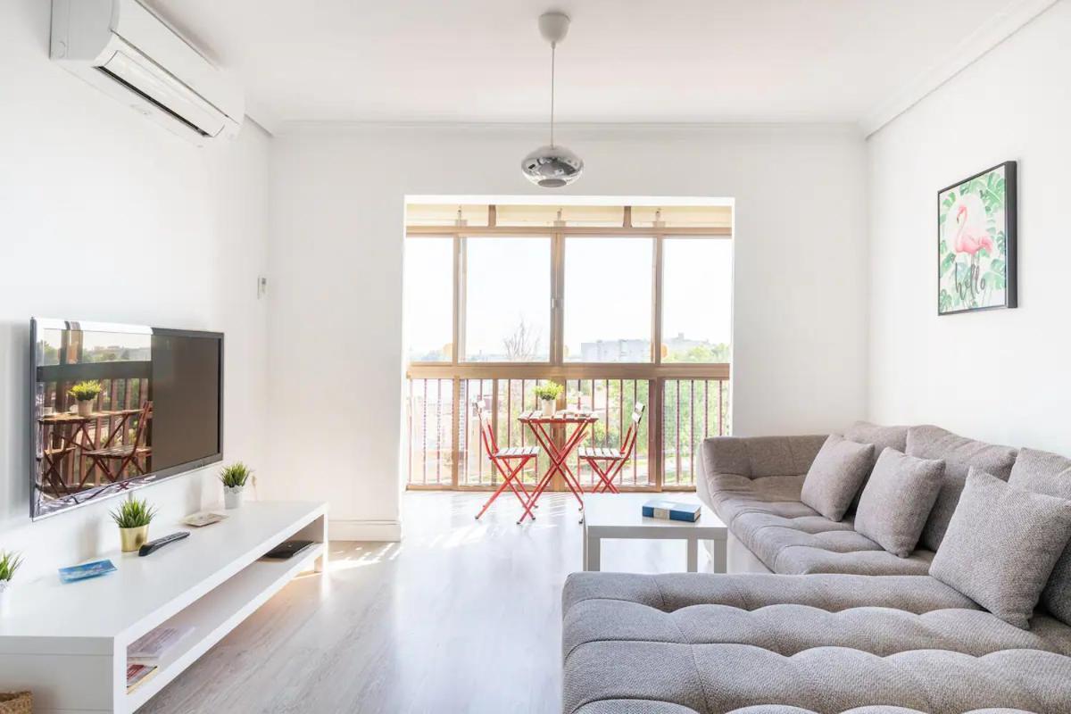 Apartamento Amplio Con 4 Habitaciones Y 2 Banos - Great Apartment With 4 Rooms - 2 Baths Sevilha Exterior foto